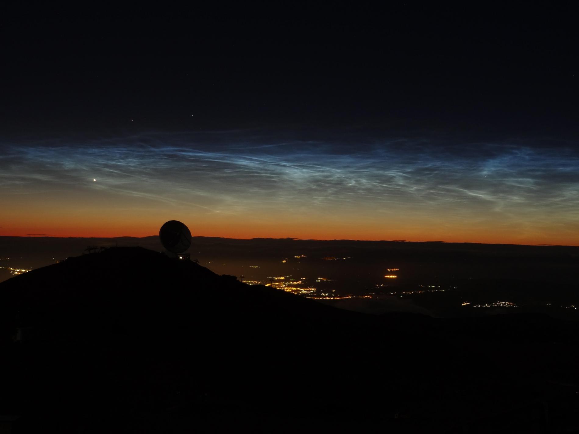 Nubes Noctilucentes.- Alfredo Sota - Observatorio de Sierra Nevada (OS). IAA-CSIC